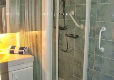 salle-de-bain-avant-renovation