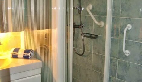 salle-de-bain-avant-renovation